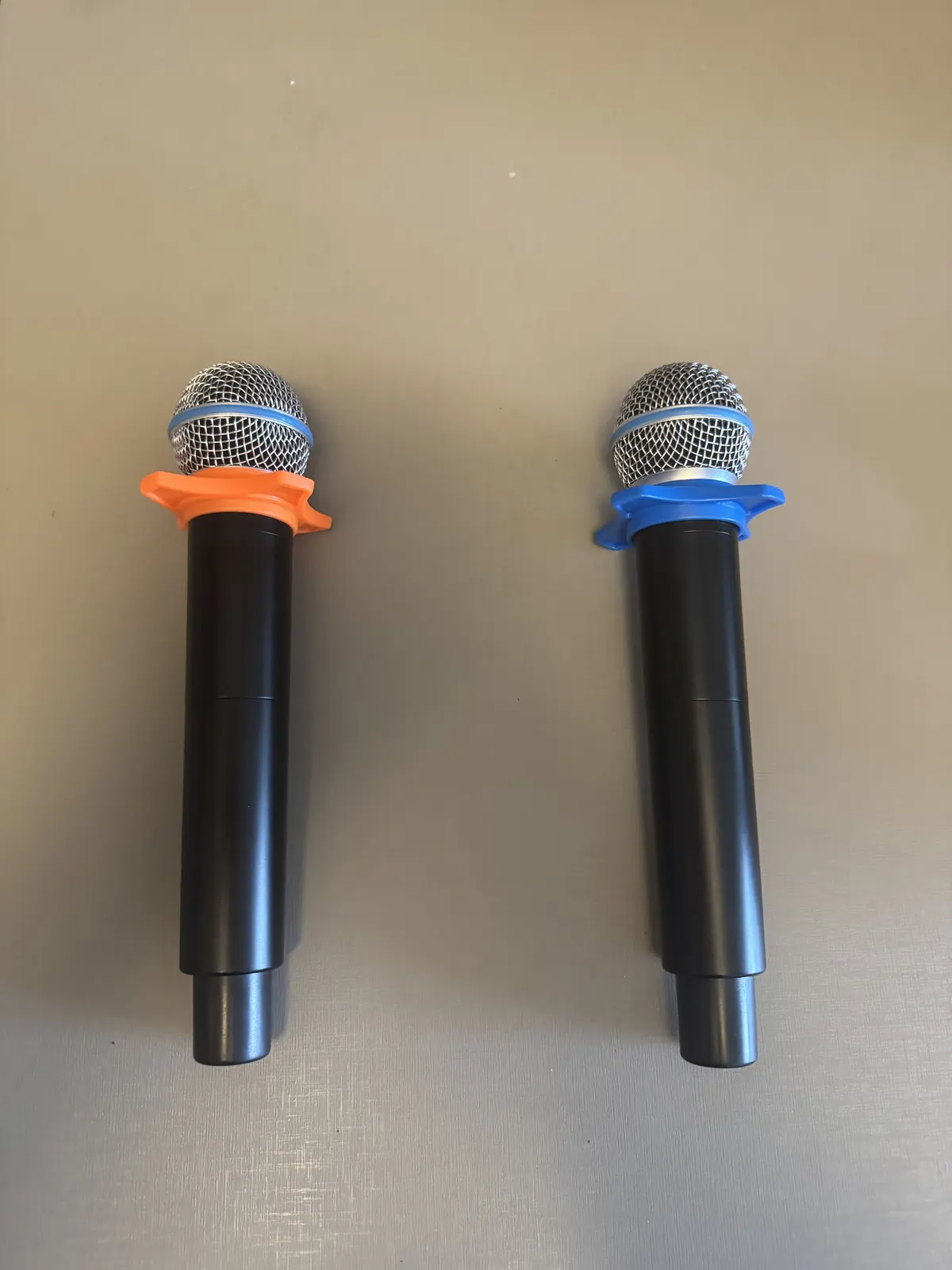 Microfones profissionais com fio para karaokê - Porkê Karaokê